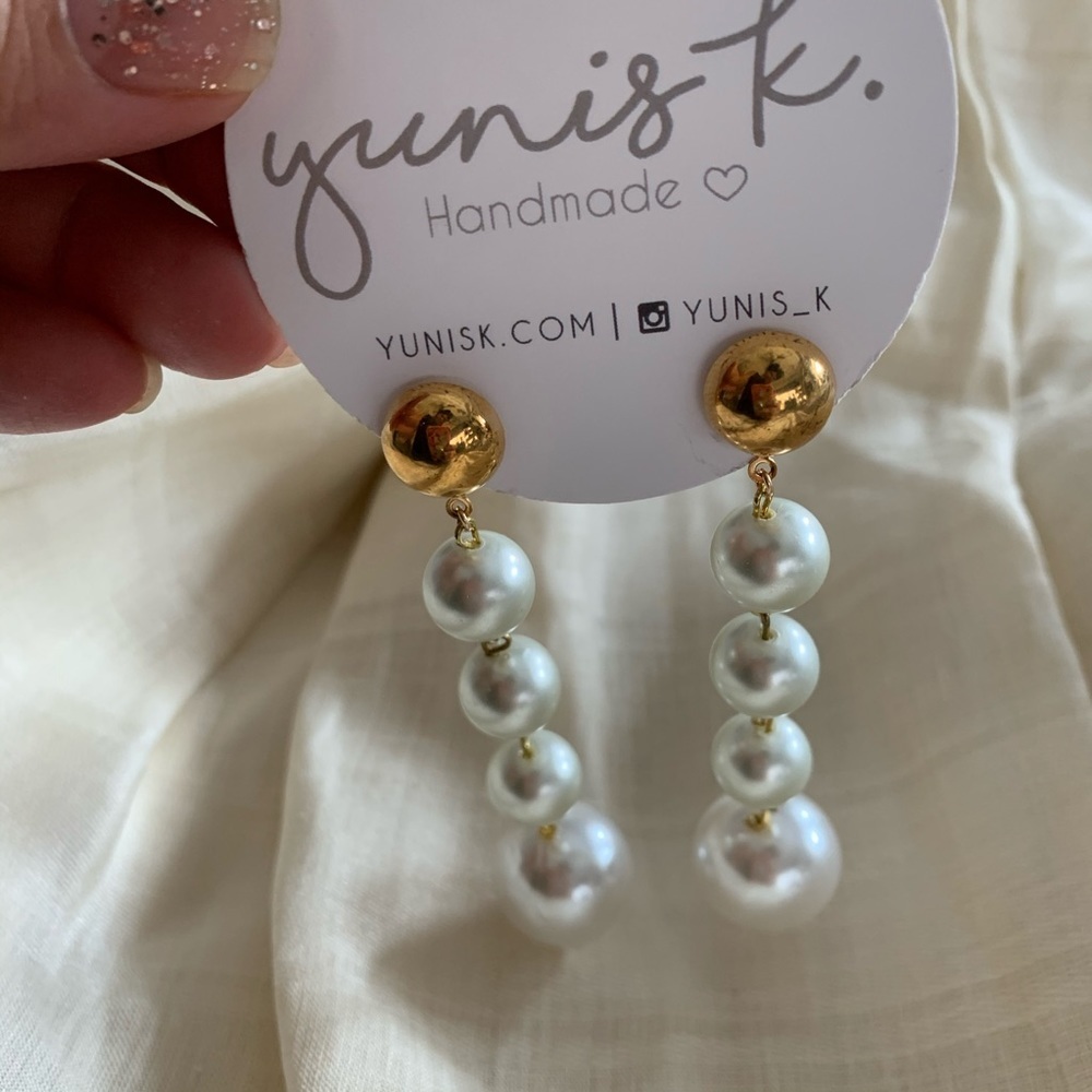 Yunis K Bella Pearl Drop Earrings - Picture 2 of 2